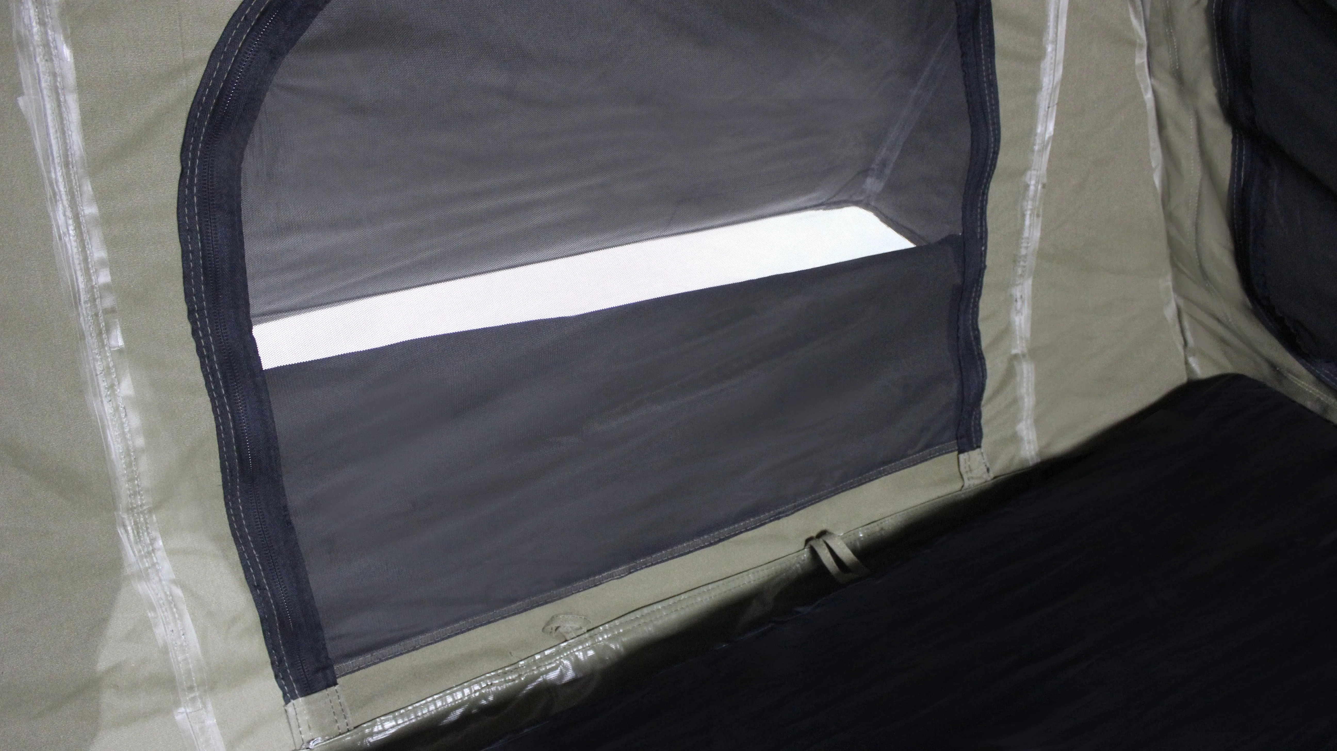 23Zero Bandit 900 King Single Size Swag - Free Standing