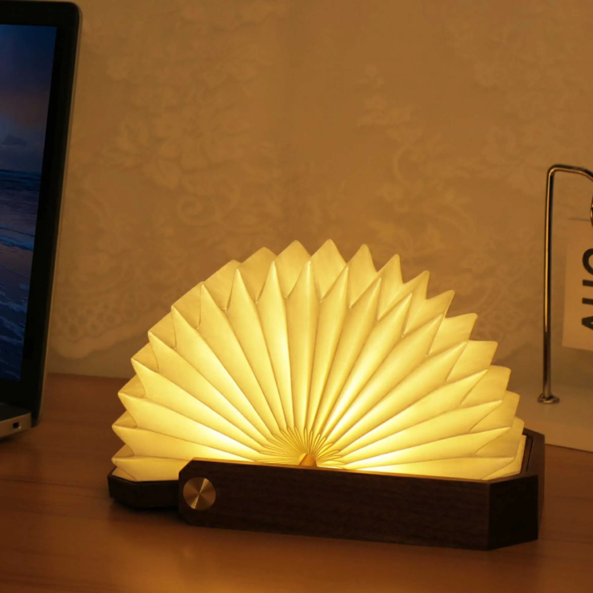 Gingko Smart Origami lam, american walnut