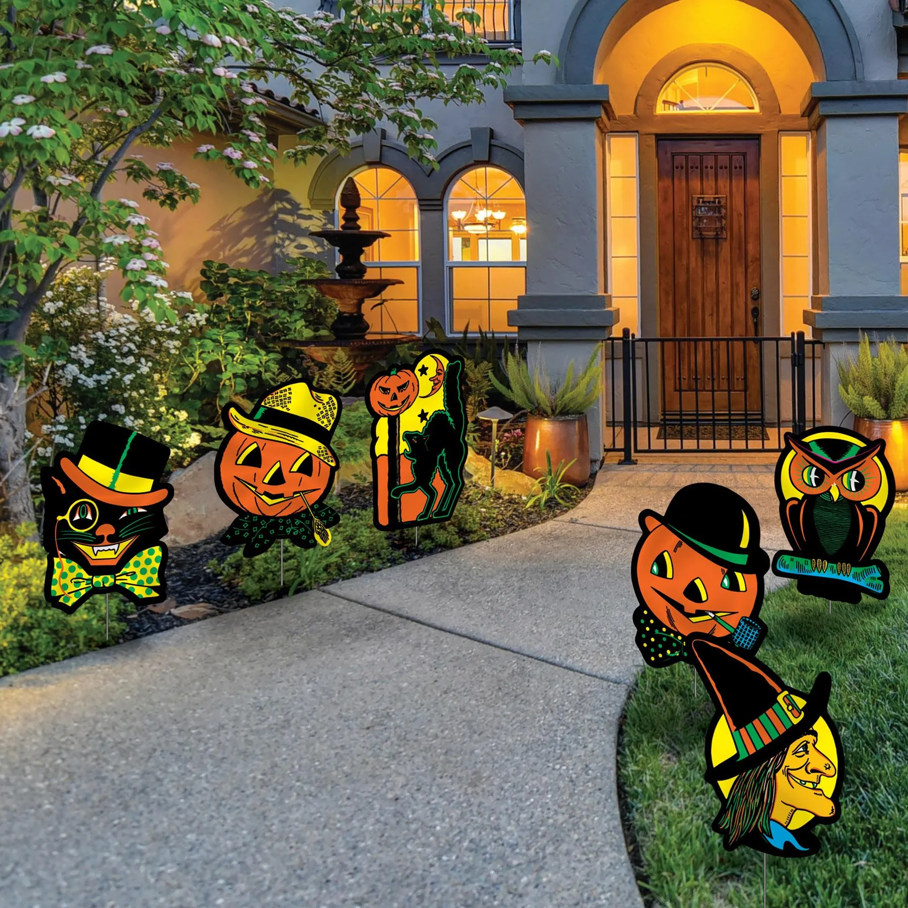 Vintage Plastic Halloween Yard Signs (6 per Package)